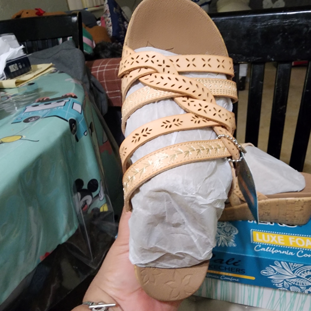 Skechers Cali Tan Wedge Sandals - Picture 2 of 6